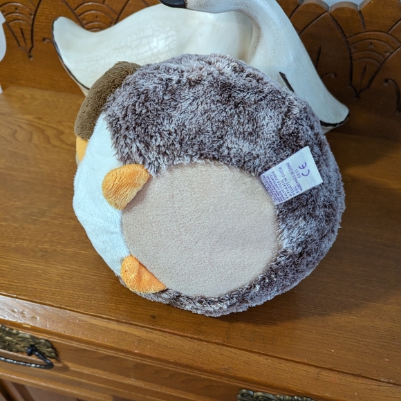 The Beanie Balls Collection. TY. Hedgehog.2011. 100% tysilk. 8 inches. - Picture 5 of 7